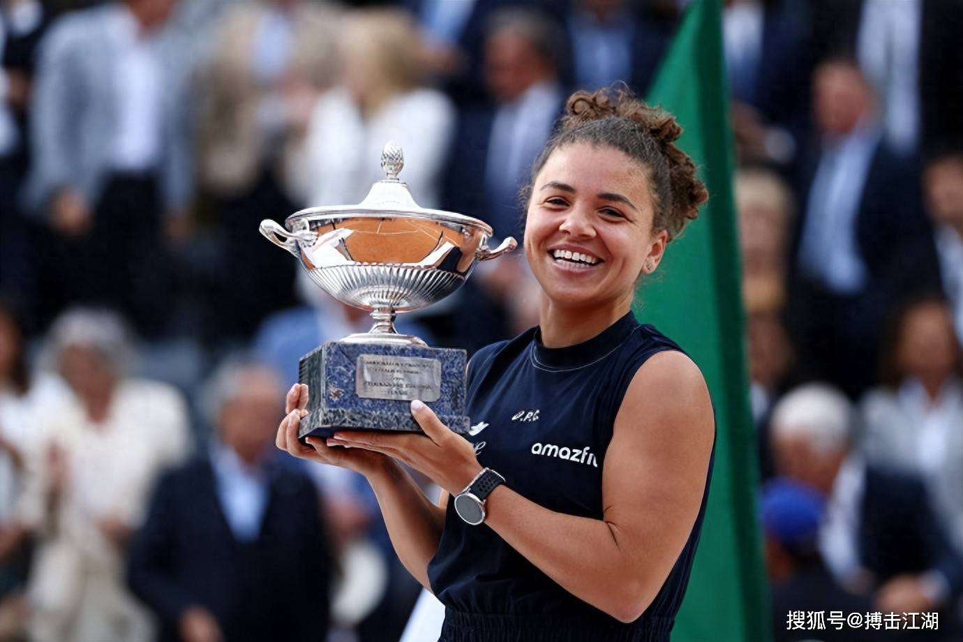 间展现了精 间展现了精